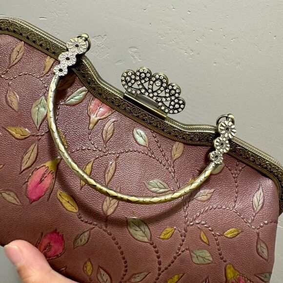 Handmade Vintage Style Genuine Embossed Cowhide Crown Shade Closure Satchel - Picture 12 of 15